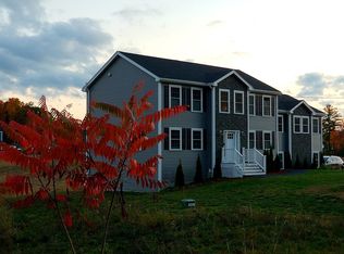 26 Pierce St, Pepperell, MA 01463