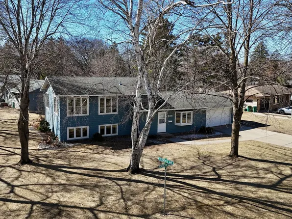 706 N Crescent Ln, Litchfield, MN 55355