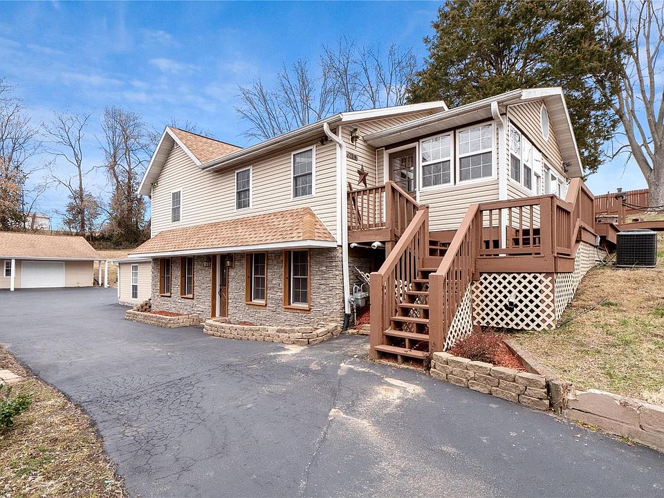 1st image of 238 Mill St