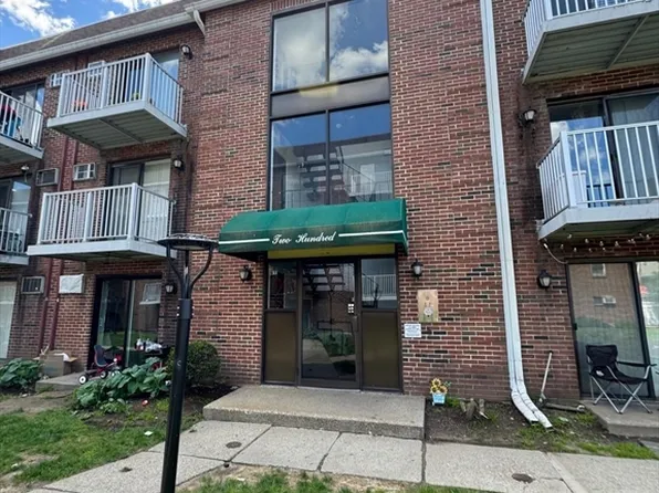 1186 Worcester Rd Unit 231, Framingham, MA 01702