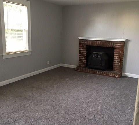 2nd image of 414 26th St #A