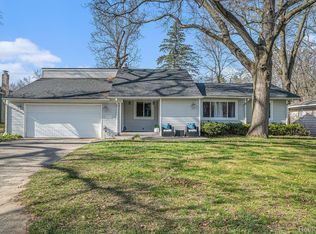 5760 Crescent Rd, Waterford, MI 48327