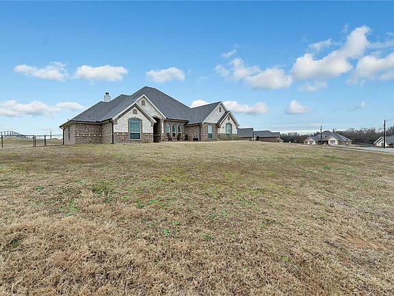 3rd image of 129 Briar Meadows Cir