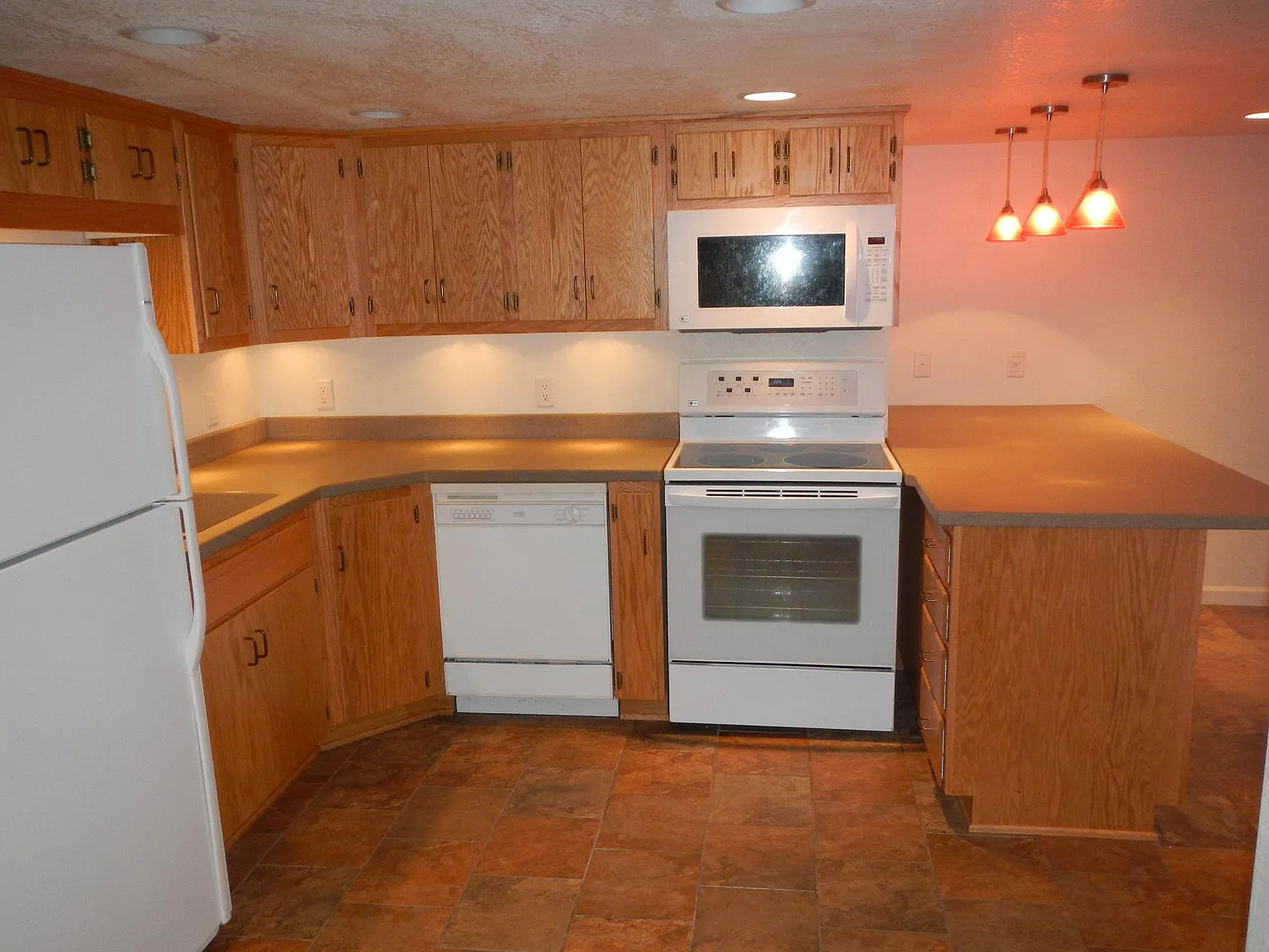 2 bed, 864 sqft, $1,000 — Photo 2