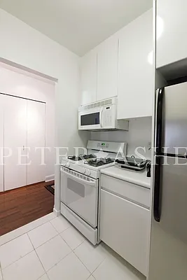 Rented by Peter Ashe | media 10