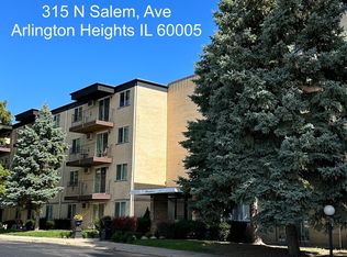 318 N Salem Ave #1, Arlington Heights, IL 60005