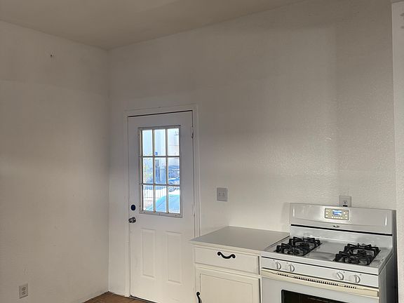 5th image of 1000 N Normandie Ave