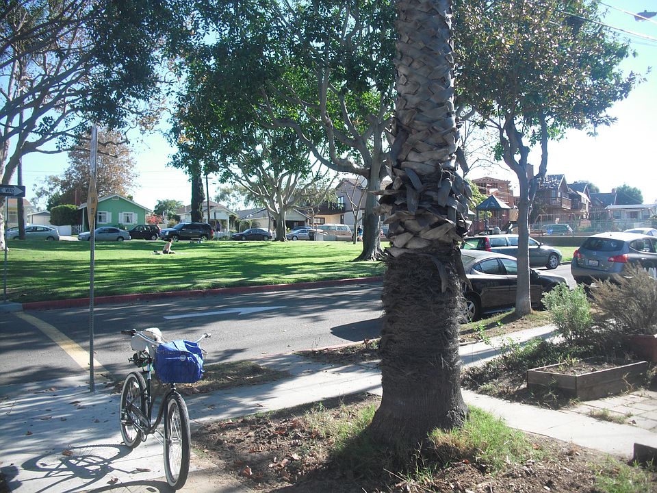 2nd image of 618 Vincent Park