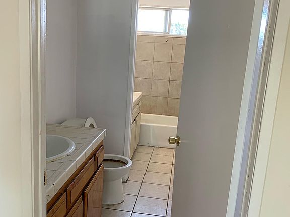 4th image of 3618 Castalia Ave