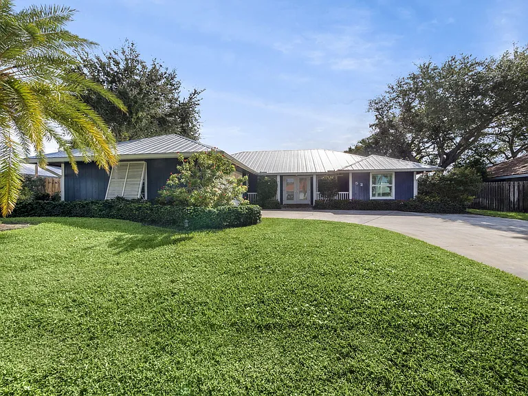 52 Birch Pl — Photo 2