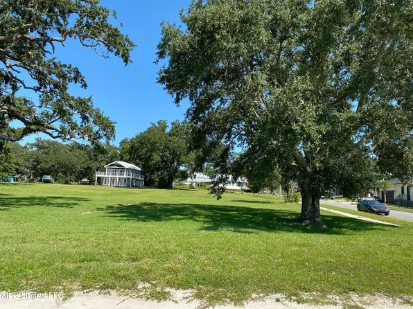 1364 Beach Blvd #1, Biloxi, MS 39530