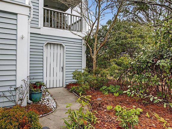 4th image of 1551 Ben Sawyer Blvd Unit 17
