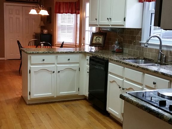 3rd image of 4406 Nicholas Ave