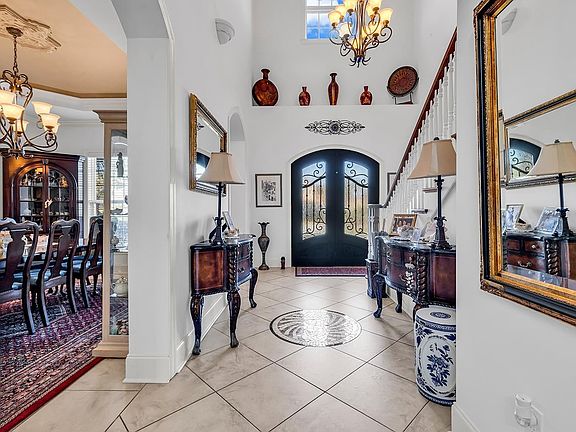 4th image of 801 Bluffview Dr.
