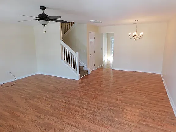 530 Candida Dr — Photo 5
