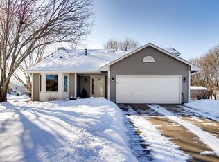 9125 Quinwood Ln N, Maple Grove, MN 55369