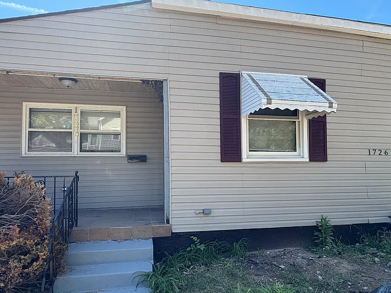 1726 W Saint Catherine St — Photo 10