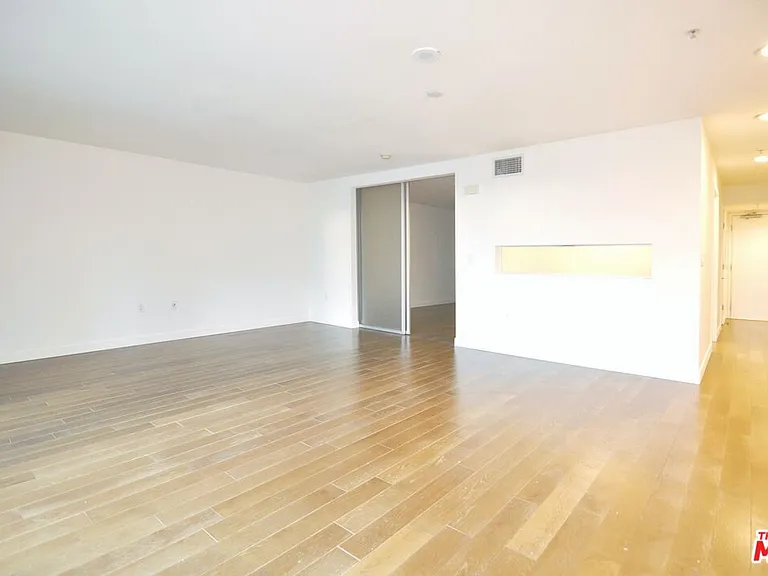 901 S Flower St #709 — Photo 12