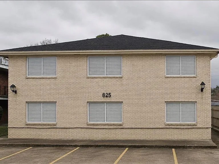 625 Papworth Ave #B — Photo 1
