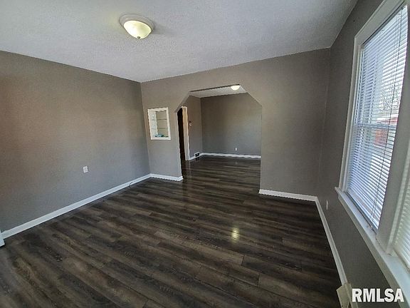4th image of 1012 E Euclid Ave