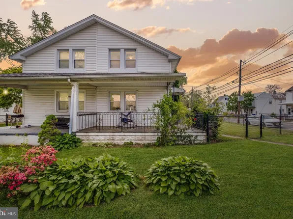 400 Hulme St, Burlington, NJ 08016