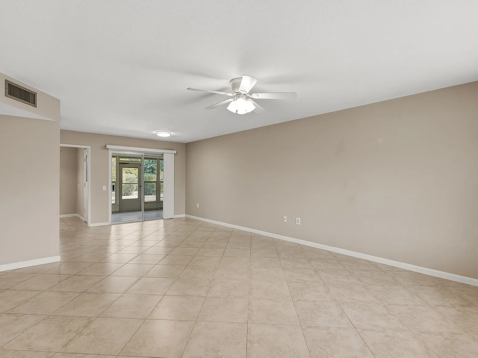 2 bed, 1160 sqft, $1,695 — Photo 2