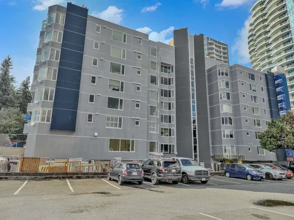 15111 Russell Ave #309, White Rock, BC V4B 2P4
