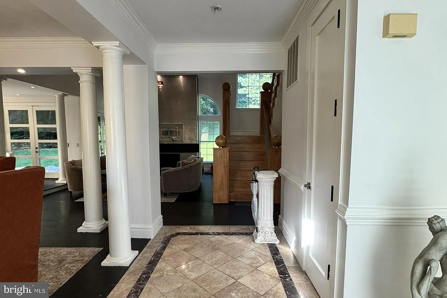 1 bed, 1.5 bath, 4888 sqft, $1,950 — Photo 2