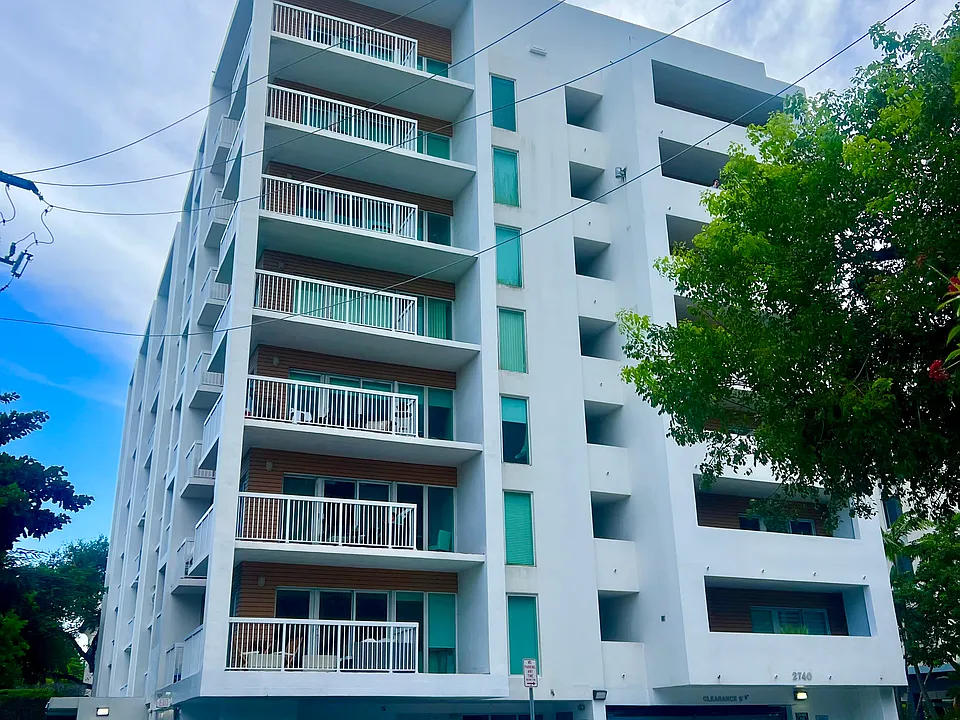 2740 SW 28th Ter #503
