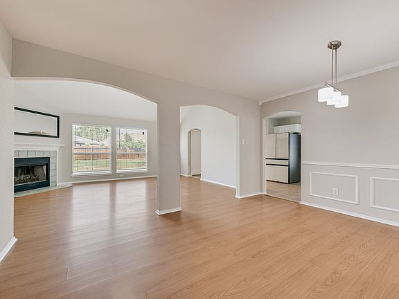 3rd image of 6734 White Tail Ln