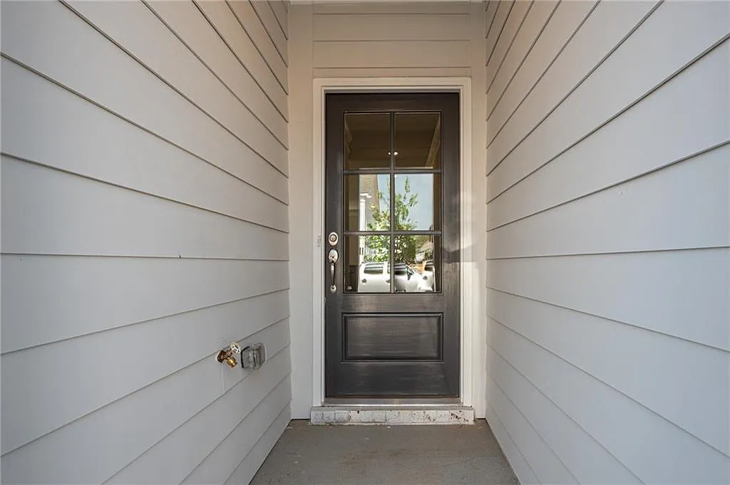 3 bed, 2.5 bath, 1873 sqft, $2,650 — Photo 3