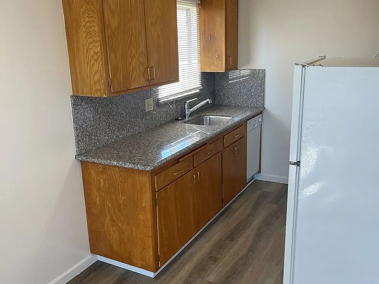 1158 Park Ave #K — Photo 4