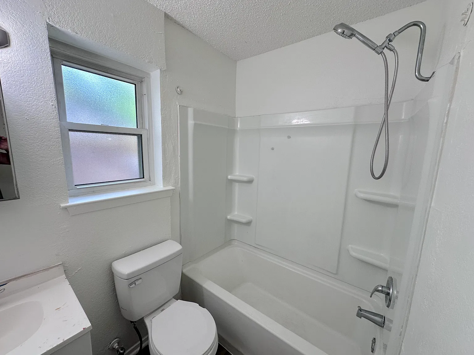 2 bed, 700 sqft, $1,250 — Photo 3