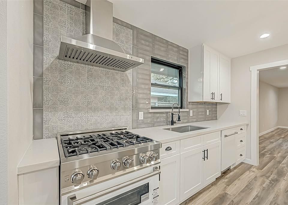 1st image of 2111 Nina Lee Ln