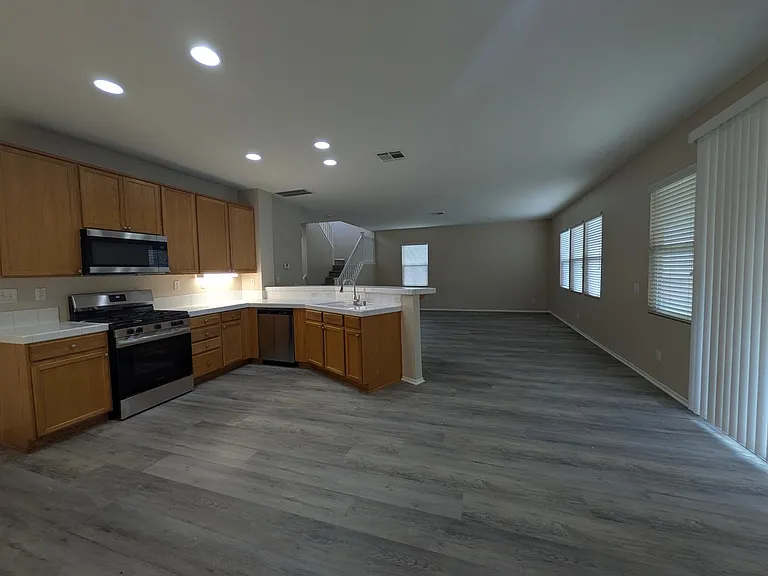 28623 Avalon Ave — Photo 2