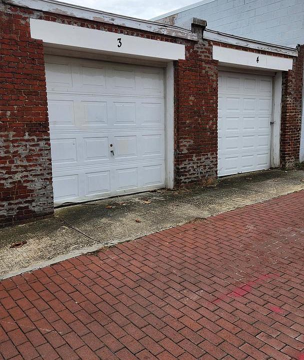 2nd image of 1020 Fairmont St NW Rear Garage 4