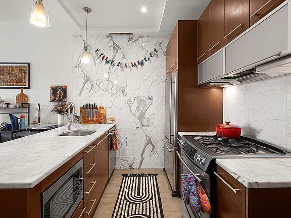 2nd image of 200 16th St APT 3A