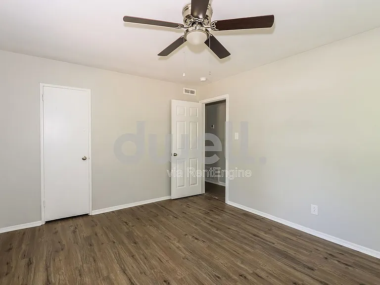 778 Vincent Ave NE — Photo 6