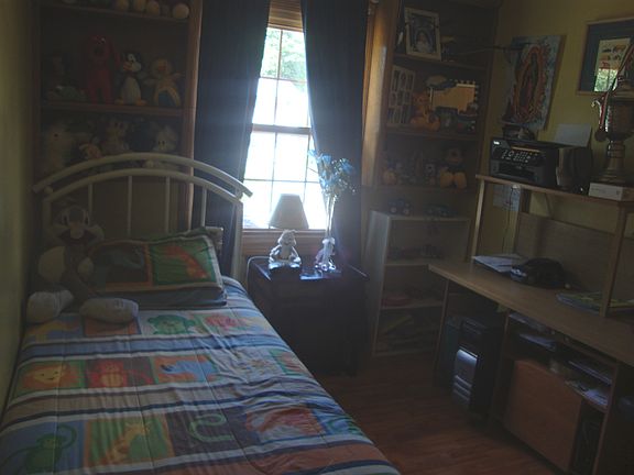 2nd image of 234 Lexington Dr