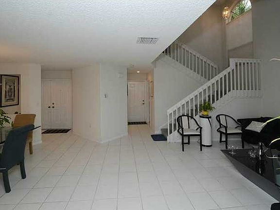 4th image of 9851 Fairway Cove Ln