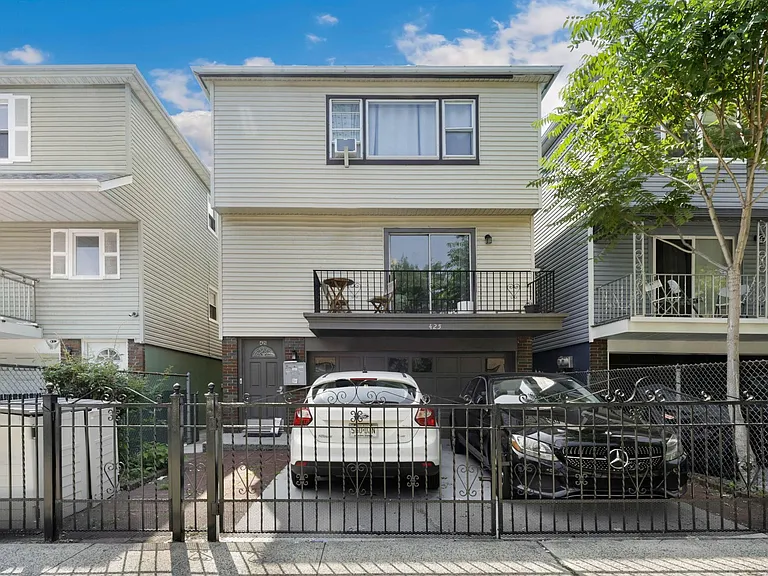 425 Manila Ave #1 — Photo 14