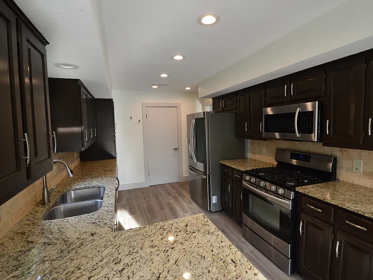 1722 Zimmerman Ln — Photo 26