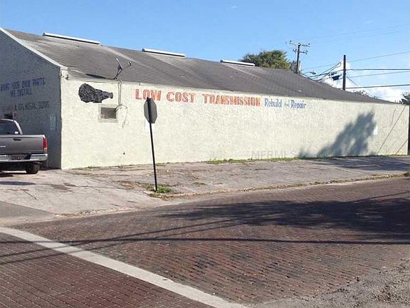 3rd image of 2360 Central Ave