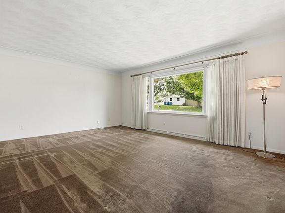 5th image of 2320 Tamrack St