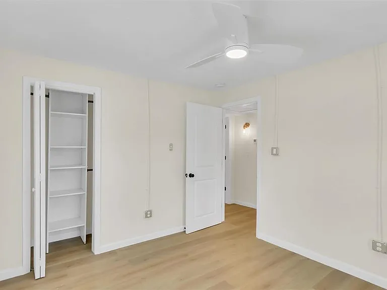 1852 Santa Rosa St — Photo 15