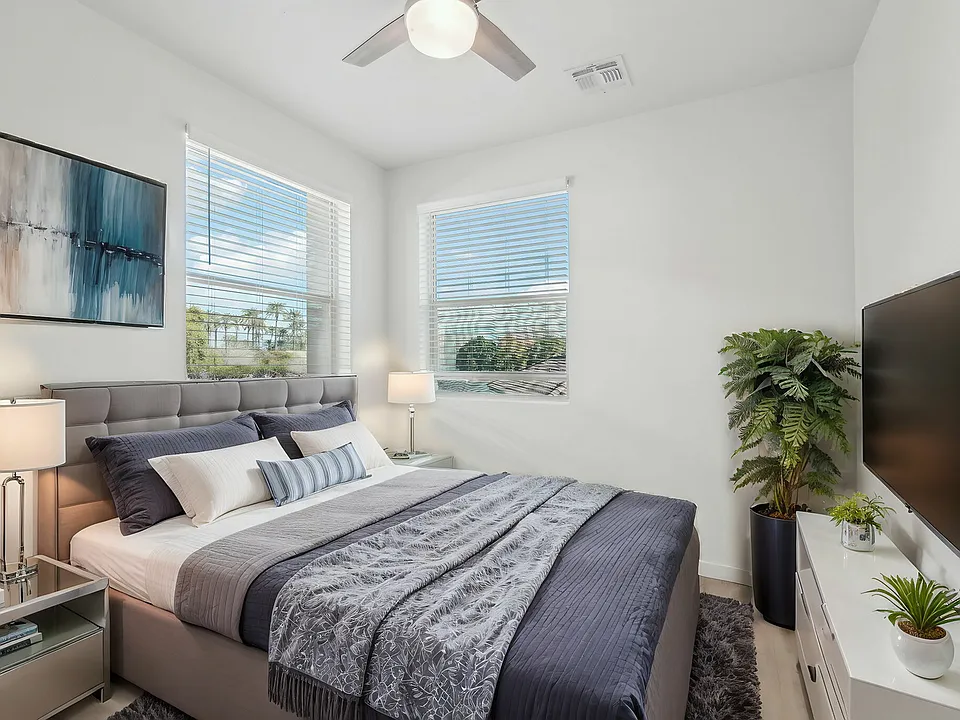 Bedroom (2)
