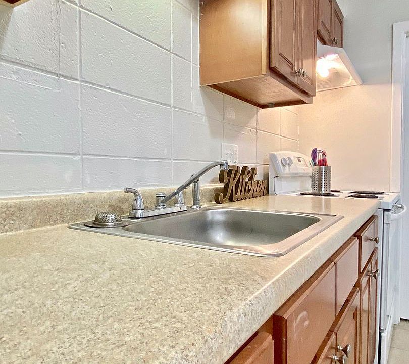 1st image of 1690 Broad St APT 27