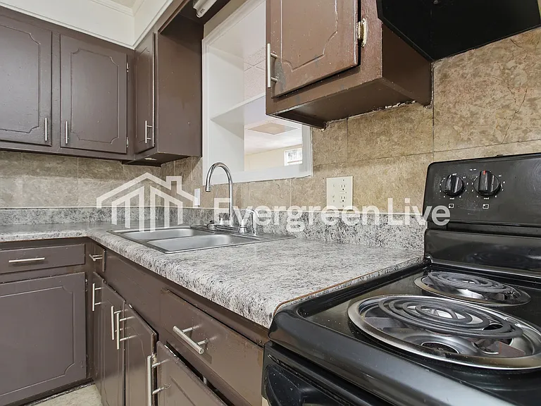 9 Rolling Hills Ct — Photo 7