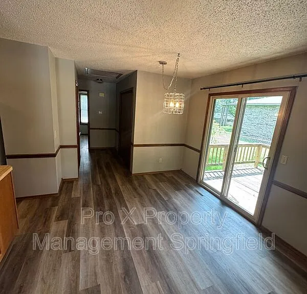 3720 Farm Road 165 — Photo 3