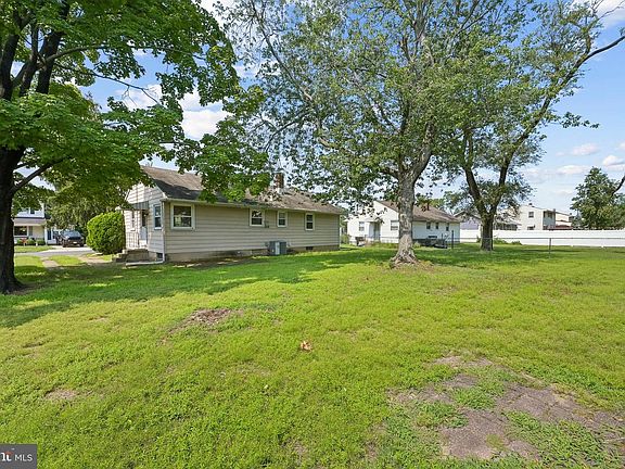4th image of 323 Juniata Ave